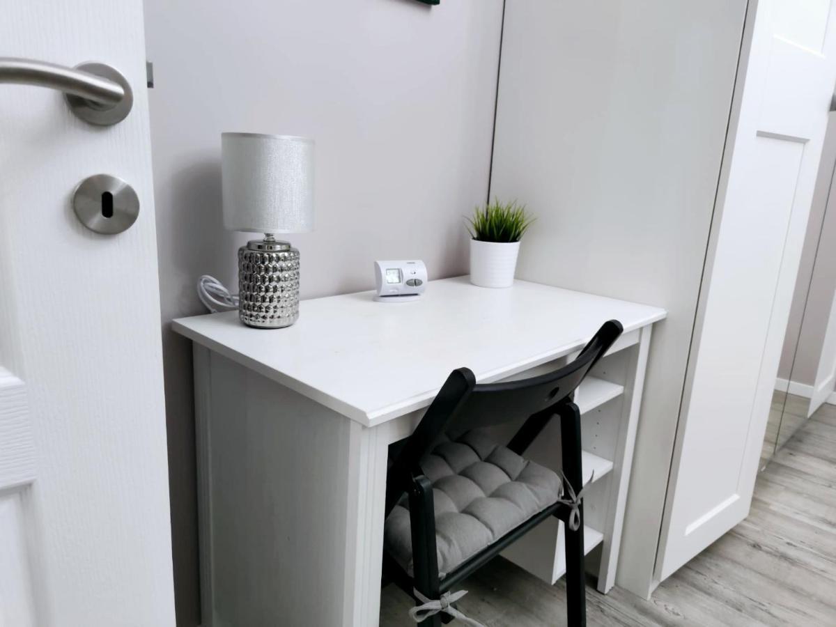 Chic Studio Old City Center - Ivo19 Бухарест Экстерьер фото