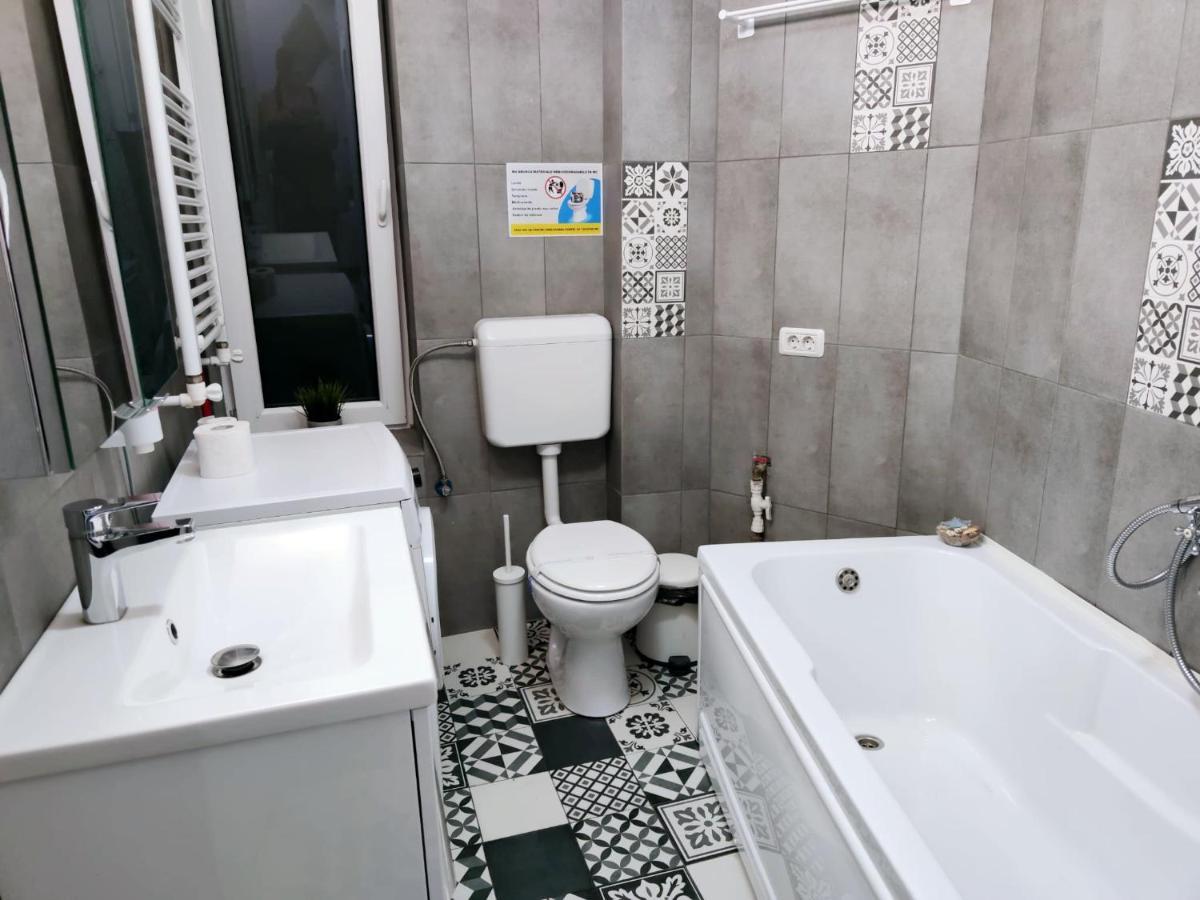 Chic Studio Old City Center - Ivo19 Бухарест Экстерьер фото