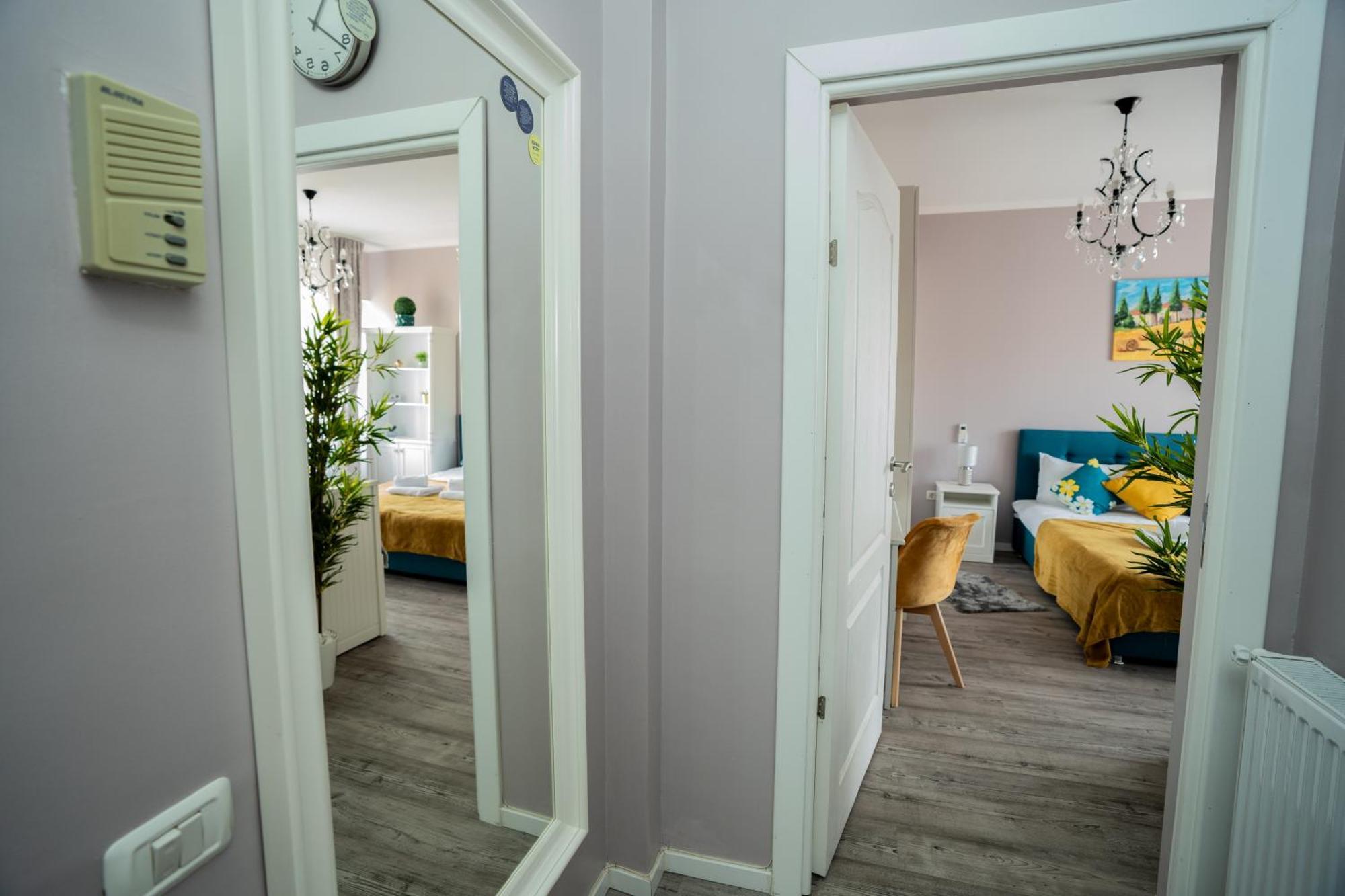 Chic Studio Old City Center - Ivo19 Бухарест Экстерьер фото